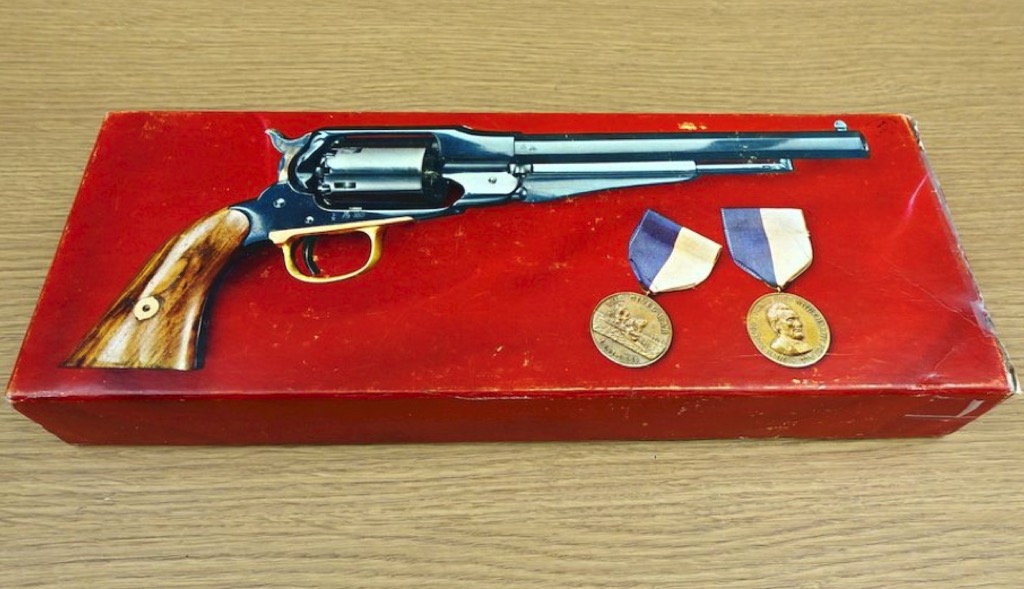 Uberti/Lyman .44 M1858 Percussion Revolver  -- Minty! - Image 6
