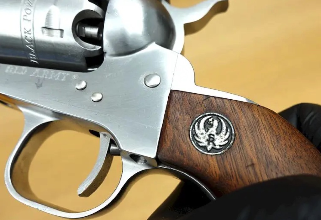 Minty Ruger Old Army .44 Revolver, Stainless Steel , in Factory Box - Image 2